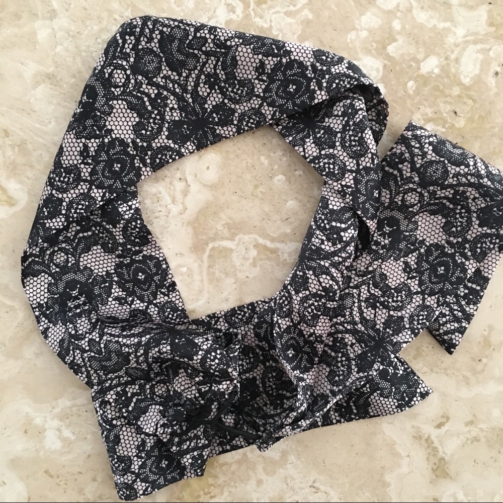 H&M Lace Patterned Headband Scarf - Picture 2 of 6